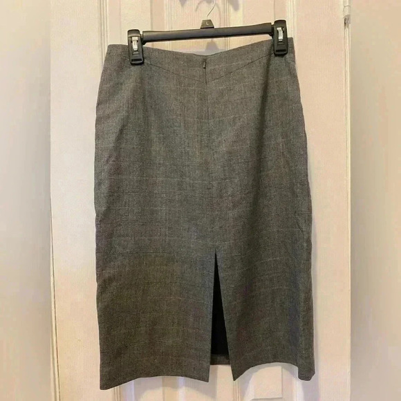 Banana republic skirt size 4 - Picture 2 of 4